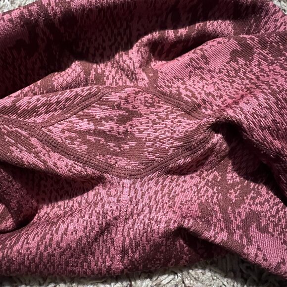 Fabletics High-Waisted Seamless Snakeskin 7/8 Tight Medium Cherry Mocha Reptilia - Picture 5 of 8